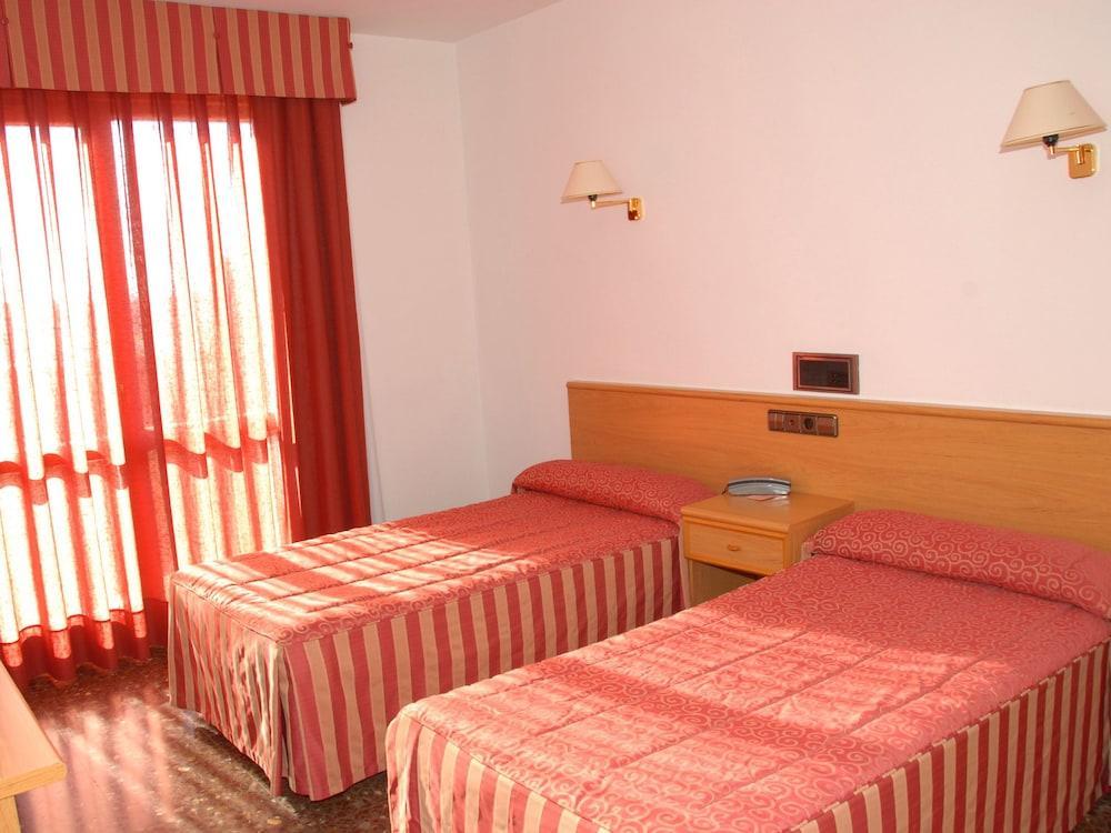 Hotel La Imperial Luceni Esterno foto