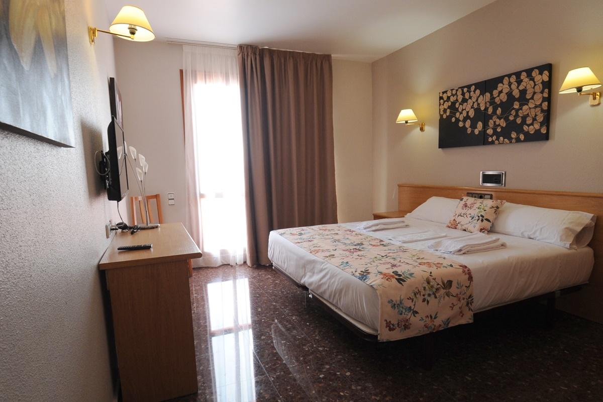 Hotel La Imperial Luceni Esterno foto