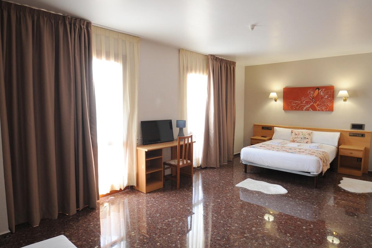Hotel La Imperial Luceni Esterno foto