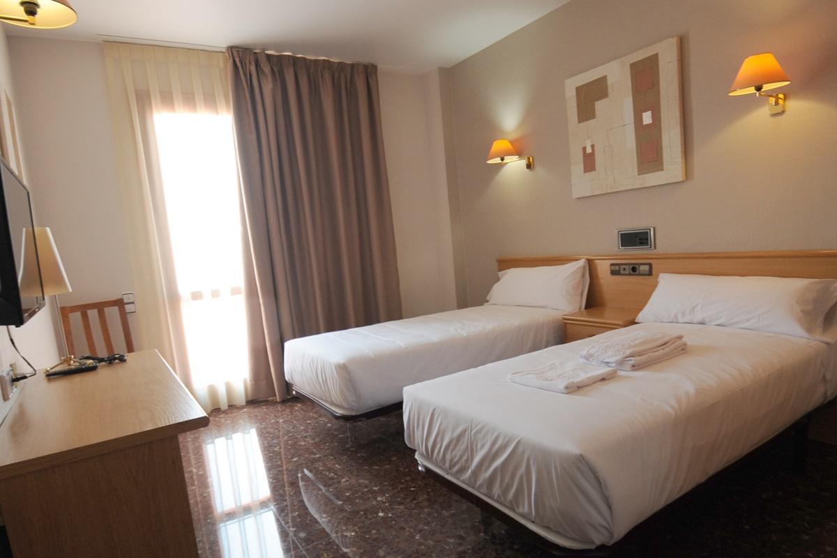 Hotel La Imperial Luceni Esterno foto