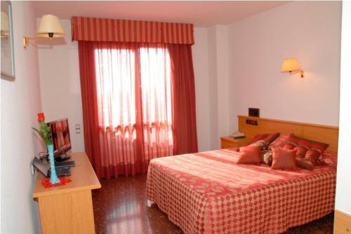 Hotel La Imperial Luceni Esterno foto